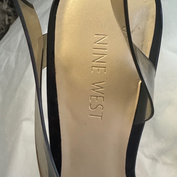 Nine West Black and Tan Heels - Picture 5 of 9